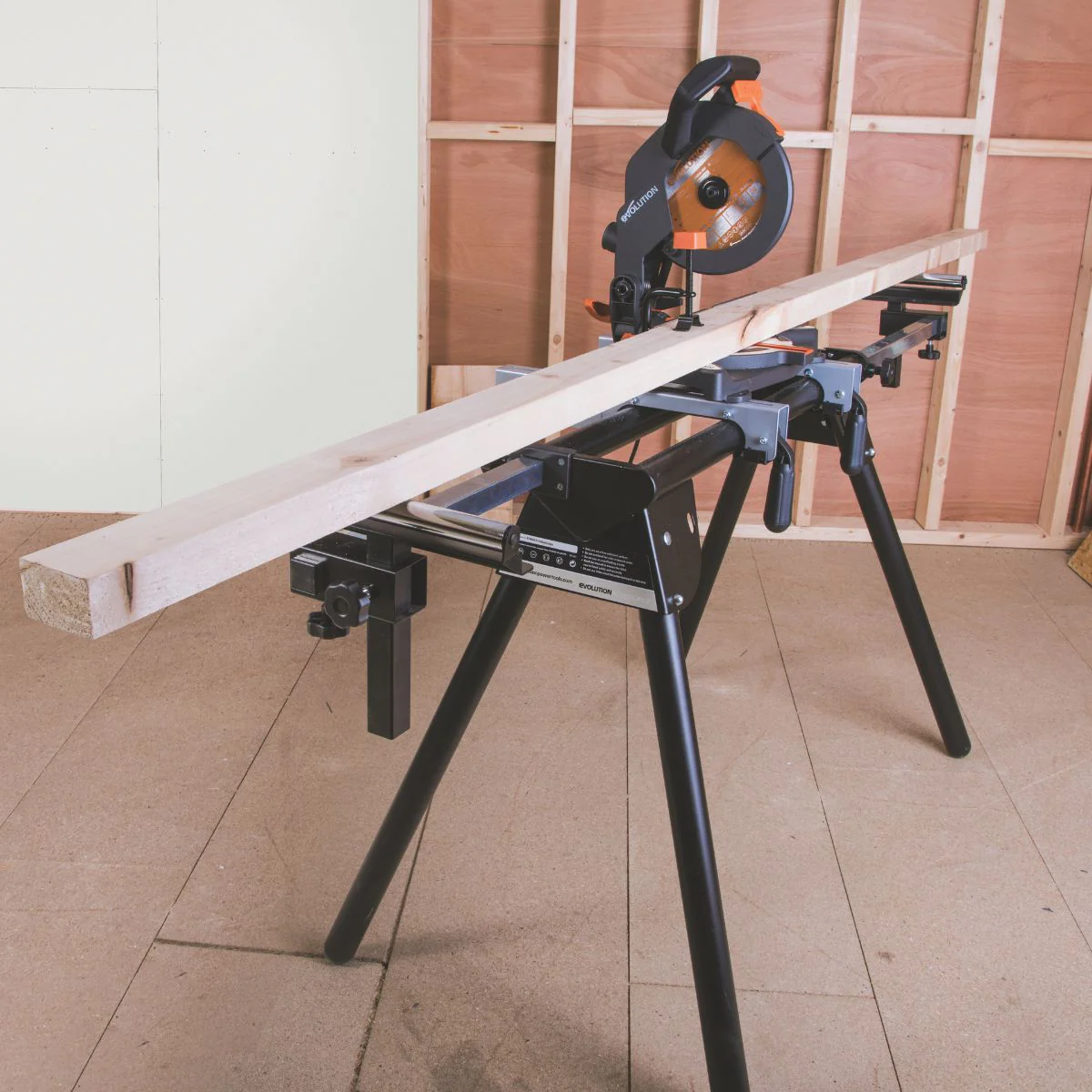 Evolution R210CMS: Compound Miter Saw With 8-1/4 in. Multi-Material Cutting Blade - Image 2